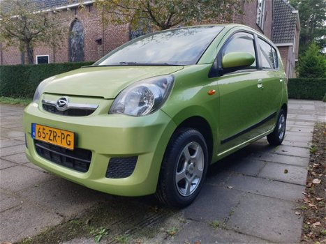 Daihatsu Cuore - 1.0 Premium Stuurbekrachtiging, Airco, Achteruitrijcamera! - 1