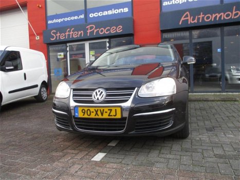 Volkswagen Jetta - 1.6 FSI Trendline + Airco + 6-versn. + Cruise + Nieuwe APK - 1