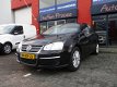 Volkswagen Jetta - 1.6 FSI Trendline + Airco + 6-versn. + Cruise + Nieuwe APK - 1 - Thumbnail