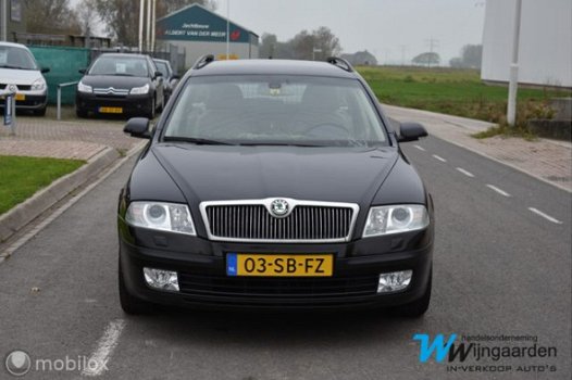 Skoda Octavia Combi - 2.0 TDI Elegance, Leer, Automaat, Export - 1