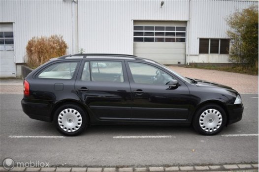 Skoda Octavia Combi - 2.0 TDI Elegance, Leer, Automaat, Export - 1