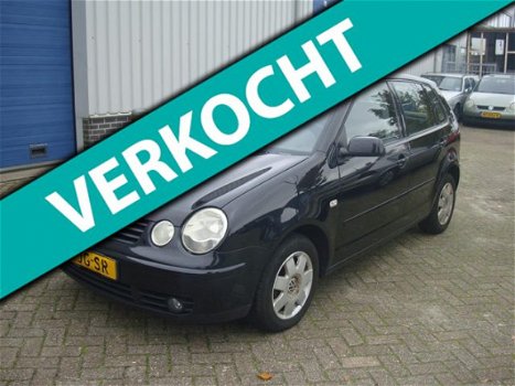 Volkswagen Polo - 1.4-16V Highline AUTOMAAT 5 Deurs Airco Cruise - 1