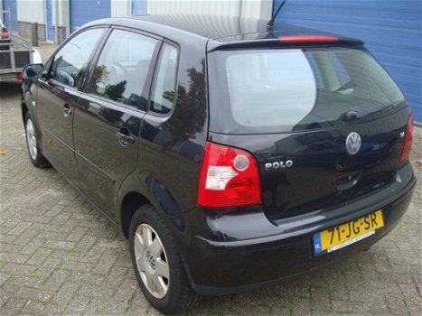 Volkswagen Polo - 1.4-16V Highline AUTOMAAT 5 Deurs Airco Cruise - 1