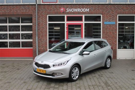 Kia Cee'd - Ceed 1.6 GDI, Navigatie, Camera, Stoelverwarming - 1