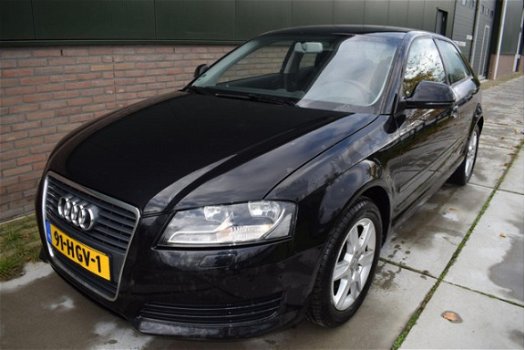 Audi A3 - 1.6 Attraction Business Edition Zie foto's - 1