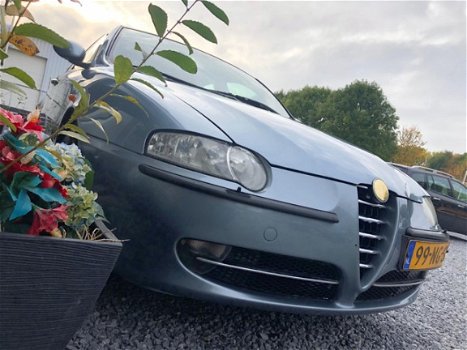 Alfa Romeo 147 - 1.6 T.Spark Veloce Edizione Esclusiva - 1