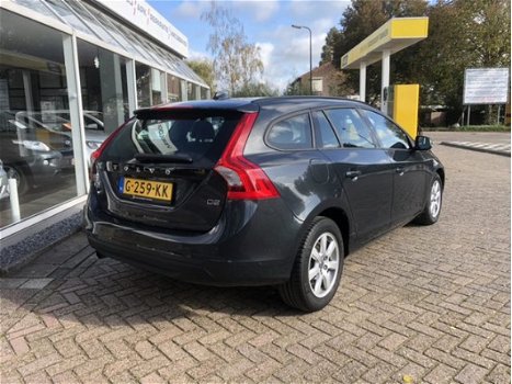 Volvo V60 - 1.6 D2 Kinetic Navigatie, Cruise Control, Airco - 1