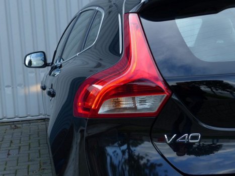 Volvo V40 - 2.0 D4 191PK/Summum/Leder/ Keyless/Navi/Stl verw/NL Auto/100% onderhouden - 1