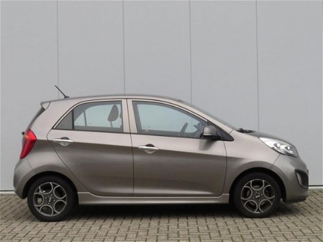 Kia Picanto - 69 PK DESIGN EDITION NAVIGATIE / LICHTMETALEN VELGEN - 1