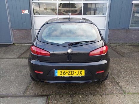 Alfa Romeo 147 - 1.6 T.Spark Business, 5 Deurs, Airco, Cognac Leder, Stoelverwarmig, Slechts 111.300 - 1