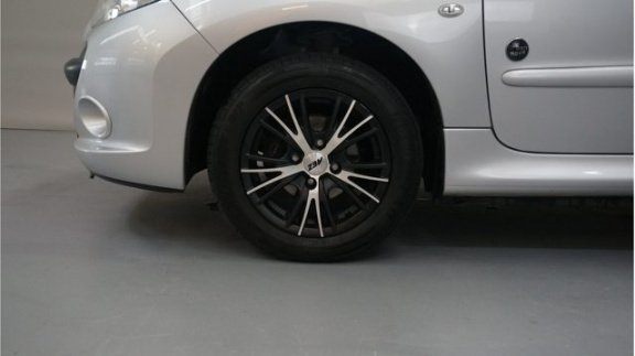 Peugeot 206 - 1.4 Urban Move 5 drs. hatchback rijklaar - 1