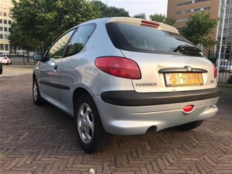 Peugeot 206 - 1.6-16V XT Automaat / Airco - 1