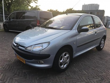 Peugeot 206 - 1.6-16V XT Automaat / Airco - 1