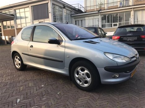 Peugeot 206 - 1.6-16V XT Automaat / Airco - 1