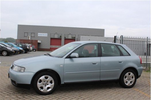Audi A3 - 1.6 Attraction automaat /clima - 1