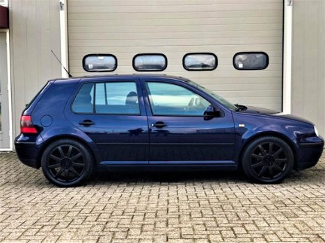 Volkswagen Golf - 1.4 16V - 1