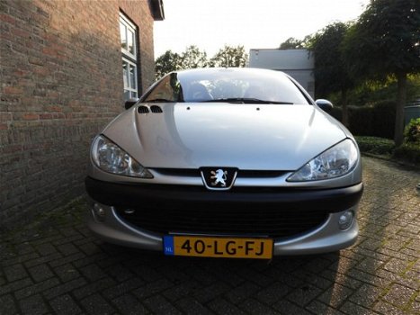 Peugeot 206 CC - 2.0-16V - 1