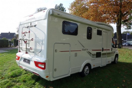 Adria Matrix 670 SL Enkele Bedden Garage Hefbed 2016 - 2