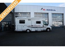 Adria Matrix M 650 SF Frans bed en hefbed