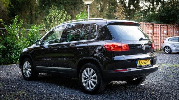 Volkswagen Tiguan - 2.0 TSI Sport&Style 4Motion | Xenon | Leer | Trekhaak - 1