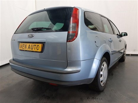 Ford Focus Wagon - 1.6-16V Trend Airco - 1