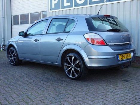 Opel Astra - 1.6 5-deurs AUTOM Airco Cruise Trekhaak Essentia - 1