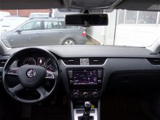 Skoda Octavia Combi - 1.6 TDI Xenon GrootNav Stoelverw Clima Greenline Businessline