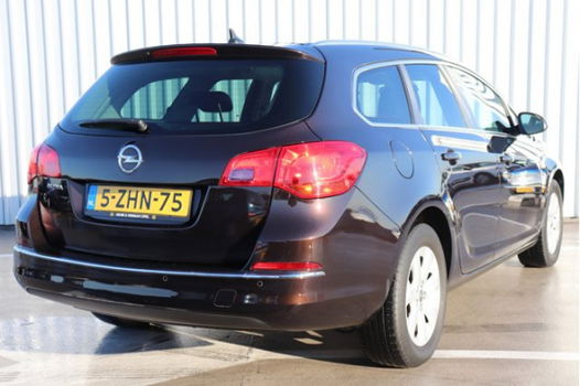 Opel Astra - 120pk Turbo Business + (1ste eig./Climate/NAV./P.Glass/LMV) - 1