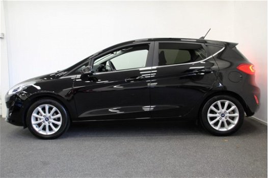 Ford Fiesta - 1.0 EcoBoost 100 PK Titanium | Navi | Parkeersensoren v + a | Voorruitverwarming | - 1