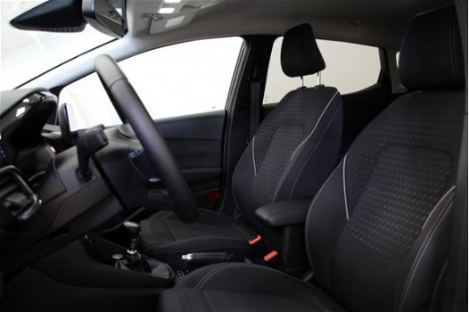 Ford Fiesta - 1.0 EcoBoost 100 PK Titanium | Navi | Parkeersensoren v + a | Voorruitverwarming | - 1