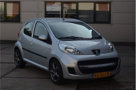 Peugeot 107 - 1.0-12V XS Navigatie & Airco - 1