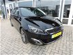 Peugeot 308 SW - 1.2 PureTech Blue Lease Premium 50 procent deal 5.975, - ACTIE Pano / LED / Cruise - 1 - Thumbnail