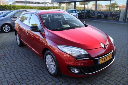 Renault Mégane Estate - 1.5 dCi Bose 50 procent deal 3.475, - ACTIE LED / Clima / Navi / Bluetooth / - 1