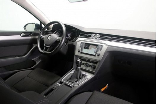 Volkswagen Passat Variant - 1.4 TSI 125pk Business Edition Navigatie Parkeersensoren Climate 200x Vw - 1