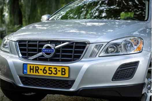 Volvo XC60 - 2.0 D3 FWD Momentum Camera Navi - 1