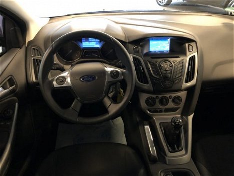 Ford Focus - 1.6 5-drs, Navigatie, Airconditioning, Bluetooth, Parkeersensoren, LMV, PDC - 100% deal - 1