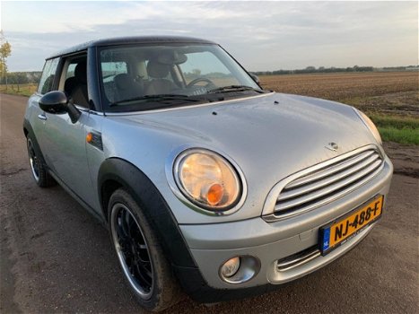 Mini Mini Cooper - 1.6 black & silver nieuw model 2006 - 1