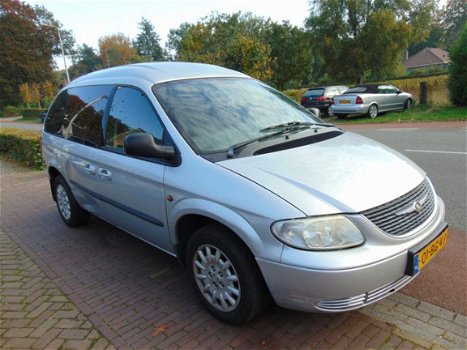 Chrysler Voyager - 2.5 CRD LX High Roof 269.268km N.A.P Airco / Schuifdeur L + R / Trekhaak - 1