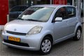 Daihatsu Sirion 2 - 1.0-12V Trend *5-DEURS / CENTRALE DEURVERGRENDELING - 1 - Thumbnail