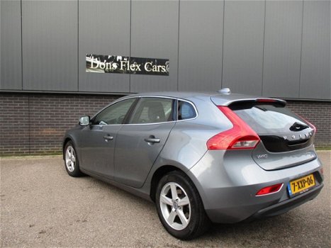 Volvo V40 - 1.6 D2 R-Design Business btw auto - 1