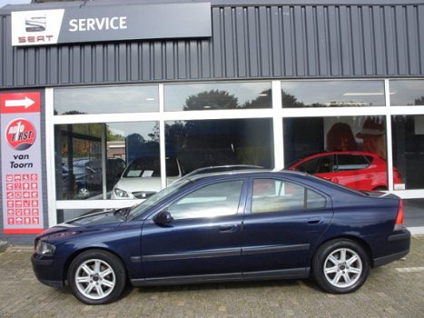 Volvo S60 - 2.4 Edition Automaat, incl. set winterwielen - 1