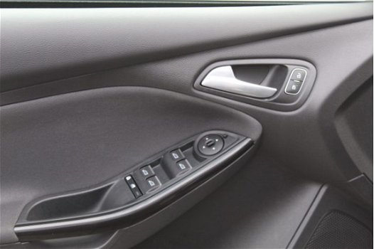 Ford Focus - 1.0 EcoBoost 125pk Titanium Edition - 1