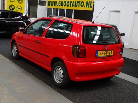 Volkswagen Polo - 1.6 Stuurbekrachtiging - 1