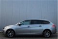 Peugeot 308 SW - 1.6 HDi Executive Panoramadak, Full Map Navi, Sportstoelen, Dealer Onderhouden - 1 - Thumbnail