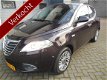 Lancia Y(psilon) - 0.9 Twinair Platinum Automaat (airco - CruiseC - Park.S V+A - ML - LMV 16