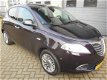 Lancia Y(psilon) - 0.9 Twinair Platinum Automaat (airco - CruiseC - Park.S V+A - ML - LMV 16