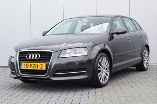 Audi A3 Sportback - 1.6 TDI Attraction 102 gram Navi Sportstoelen/leer/stoelverwarming - 1