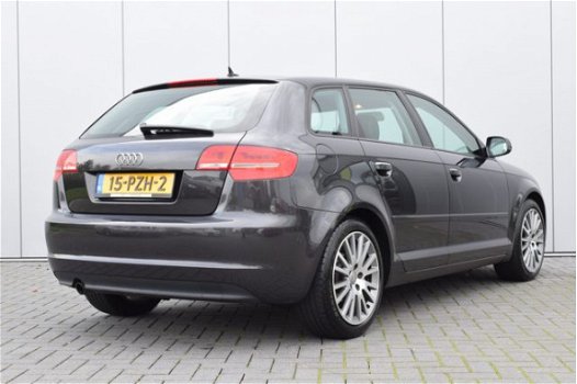 Audi A3 Sportback - 1.6 TDI Attraction 102 gram Navi Sportstoelen/leer/stoelverwarming - 1