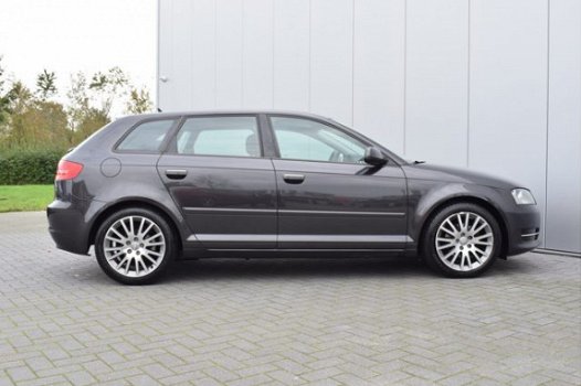 Audi A3 Sportback - 1.6 TDI Attraction 102 gram Navi Sportstoelen/leer/stoelverwarming - 1