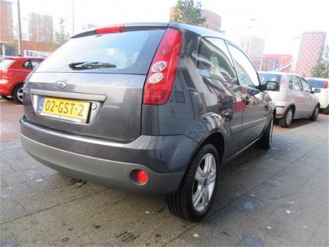 Ford Fiesta - 1.3-8V Cool & Sound Airco Lage km 1e Eigenaar - 1